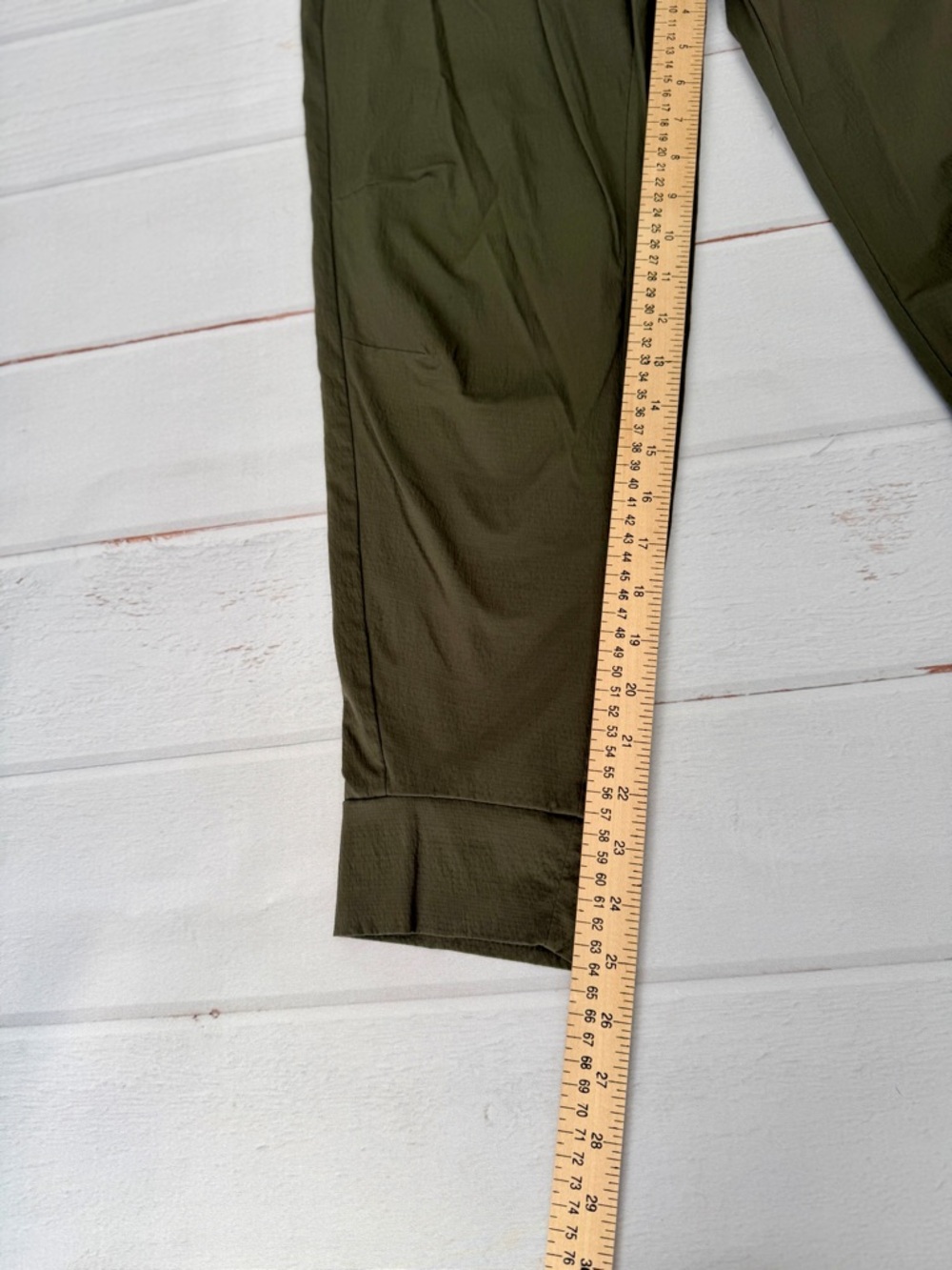 Athleta Womenβs Olive Green Jogger Pants Size 8 Zip Pockets - Picture 5 of 11